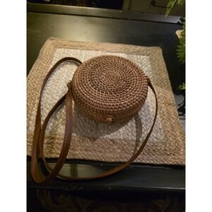 Round Rattan Straw Woven Circle Crossbody‎ Purse  Leather Strap Snap Close Boho